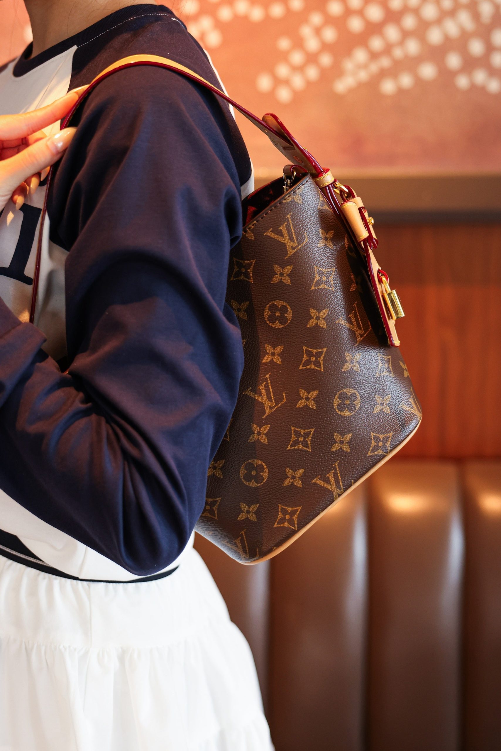 Best-selling Monogram Shoulder Bag - Image 10