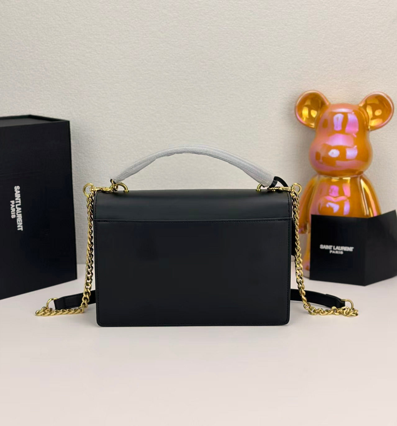 Elegant Gold-Chain Structured Leather Shoulder Bag - Image 3