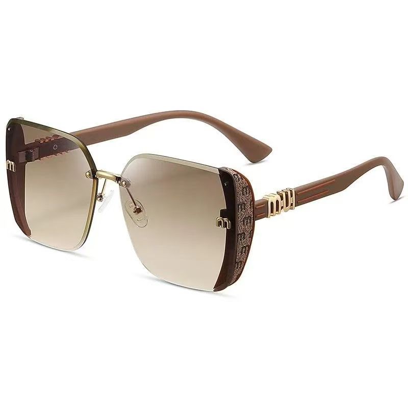 M - Stylish and Versatile High-Definition Sunglasses - Image 4