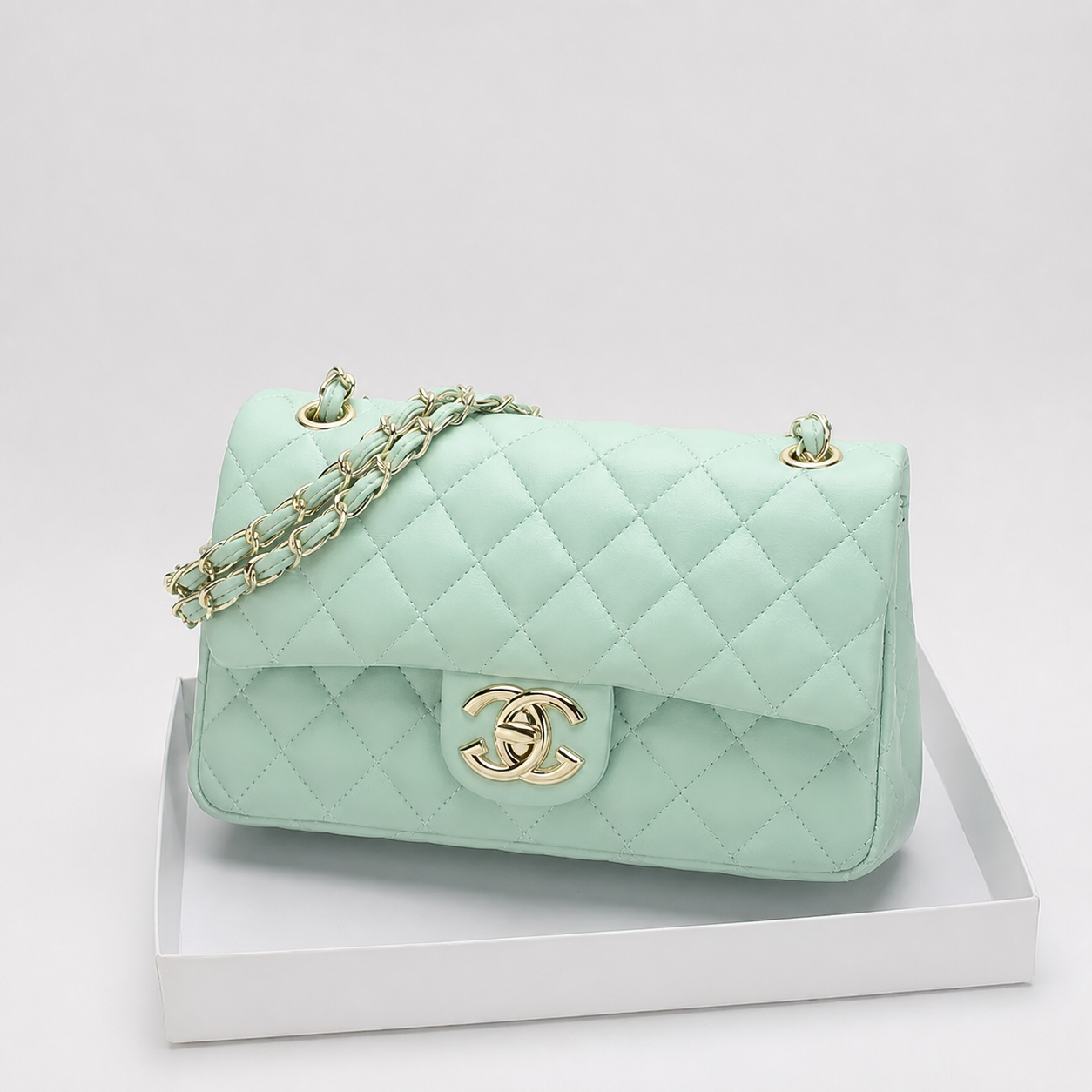 Classic Quilted Chain Shoulder Bag - Image 4